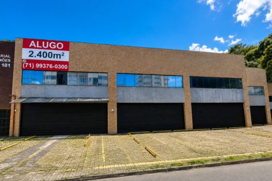Prédio com 2.385m² de construção, em terreno com 2.253m², na Paralela